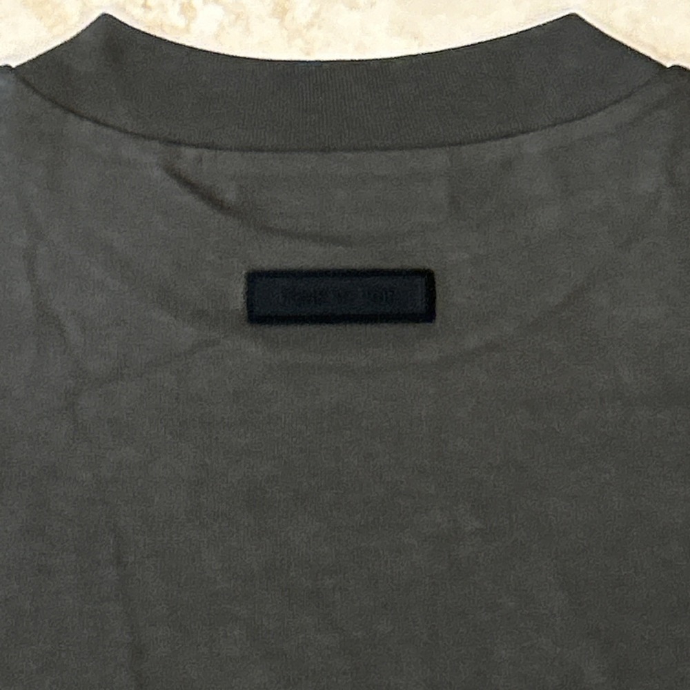 Fear of God Essentials Shirt Men Medium Ink Grey Short Sleeve Oversized Logo New - Picture 7 of 11